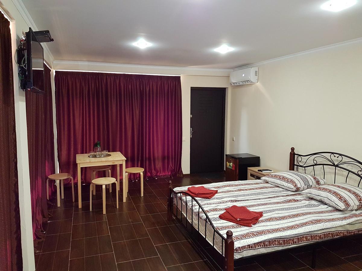 Guest House Black Sea Pizunda Exterior photo